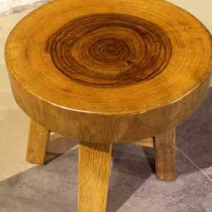 香樟木树墩凳子 天然之选，匠心之艺